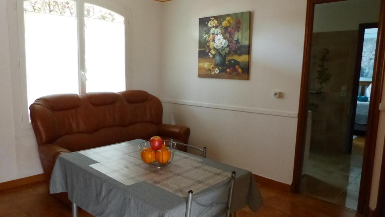 Stade Aime Giral Apartamento