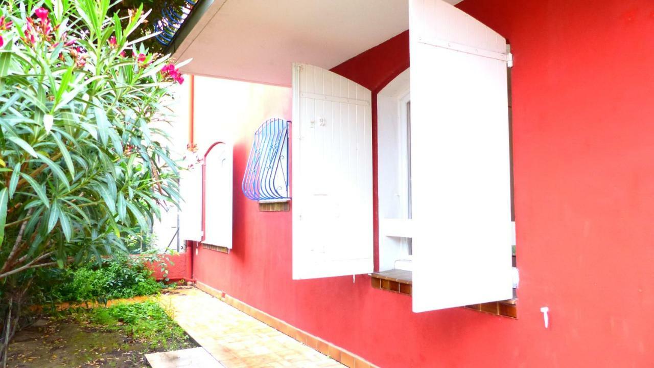 Stade Aime Giral Apartamento *
