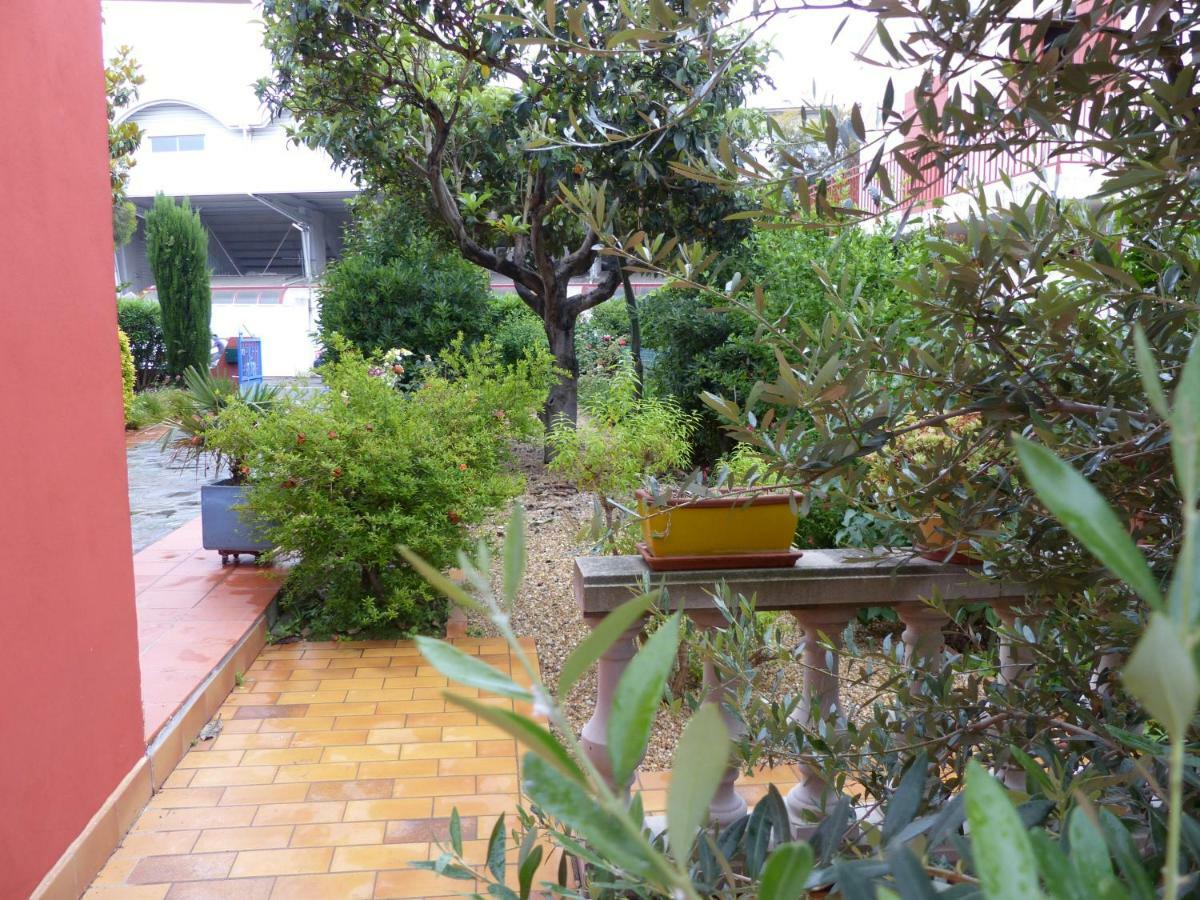 Stade Aime Giral Apartamento *