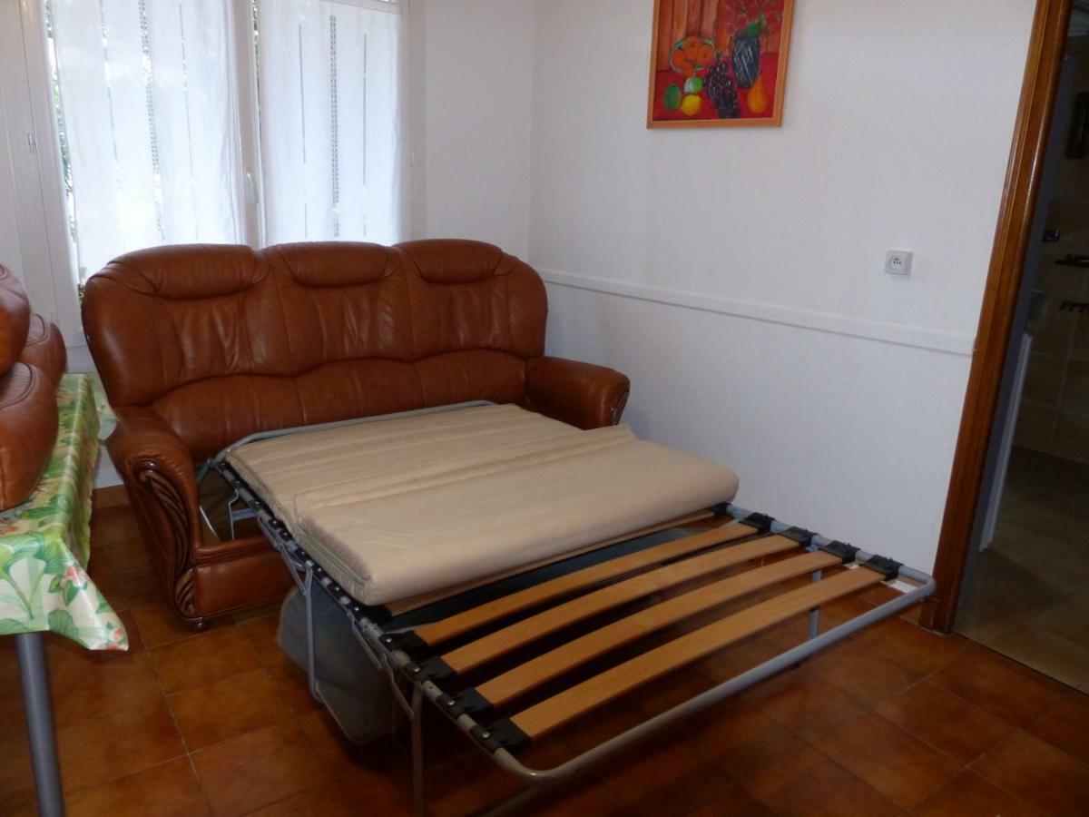 Stade Aime Giral Apartamento *